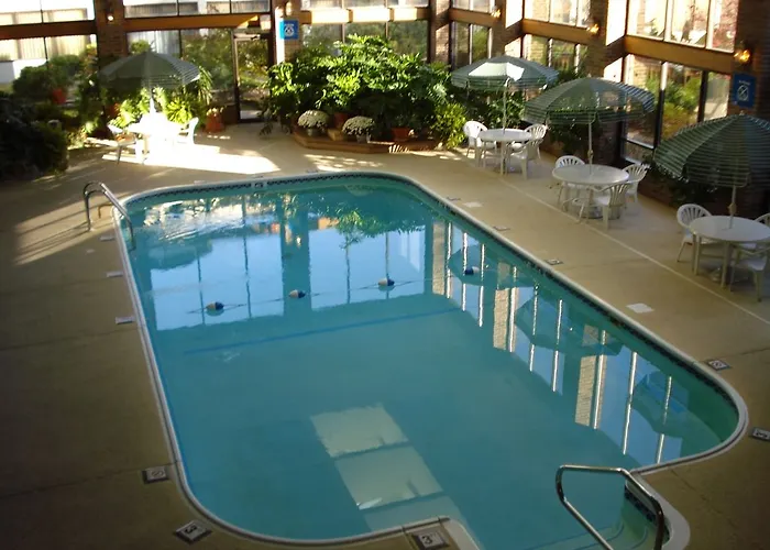Hotel Magnuson Grand And Conference Center Raymond