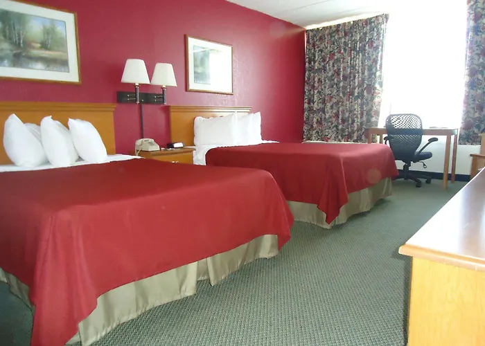 Hotel Magnuson Grand And Conference Center 4*