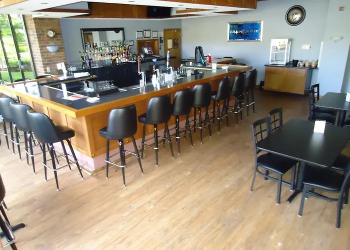 Hotel Magnuson Grand And Conference Center 4*